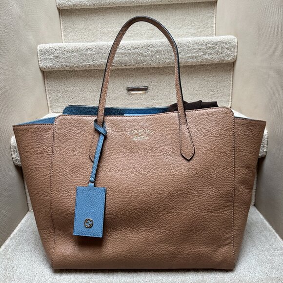 Gucci large swing tote in beige leather with blue accents. - Picture 1 of 10